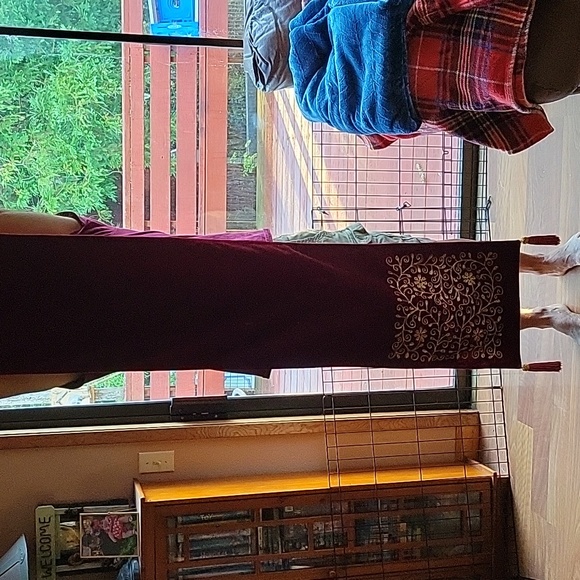 Velvet table runner. - Picture 4 of 7